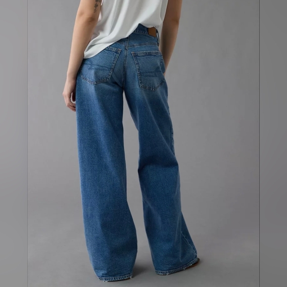 American Eagle Strigid Low Rise Ultra Wide Leg Jeans Size 4 Regular - Picture 3 of 15